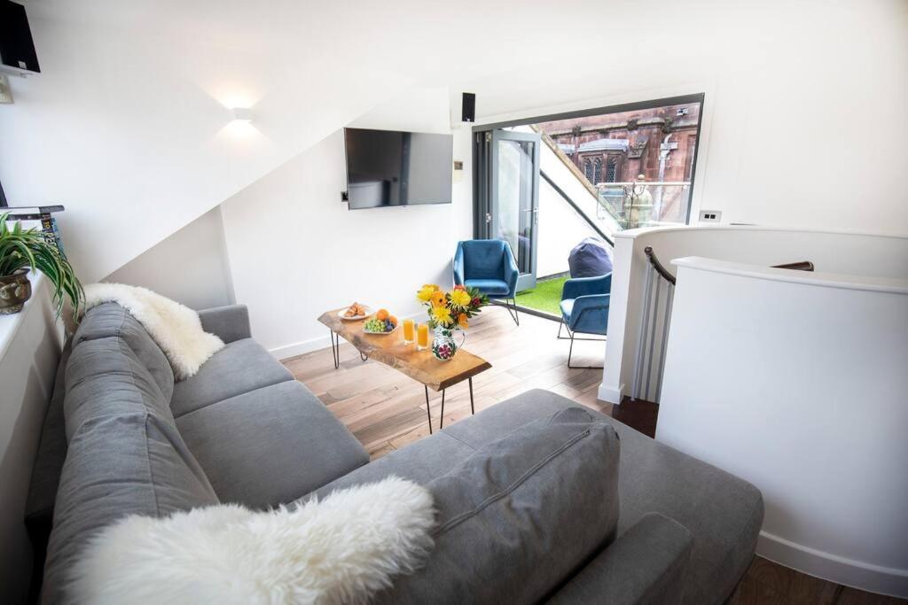 City Superhost: Luxury Deansgate Townhouse マンチェスター エクステリア 写真