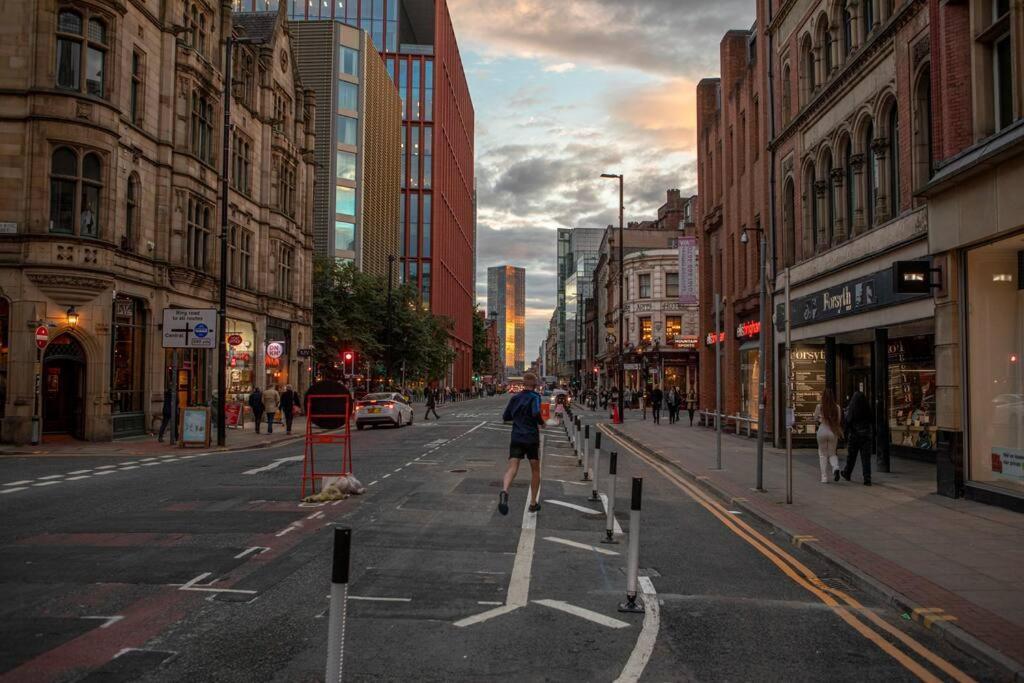 City Superhost: Luxury Deansgate Townhouse マンチェスター エクステリア 写真