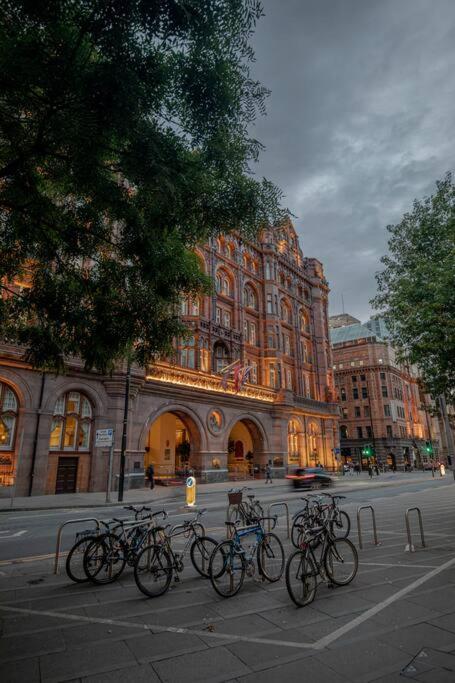 City Superhost: Luxury Deansgate Townhouse マンチェスター エクステリア 写真