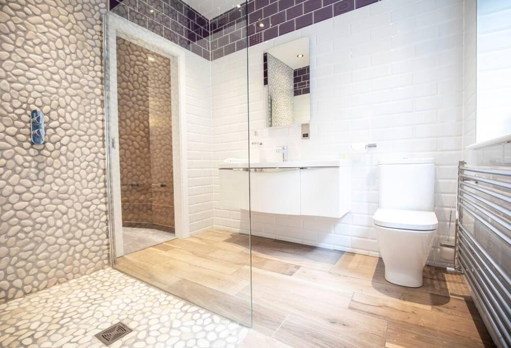 City Superhost: Luxury Deansgate Townhouse マンチェスター エクステリア 写真