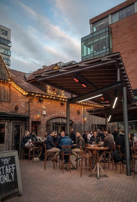 City Superhost: Luxury Deansgate Townhouse マンチェスター エクステリア 写真
