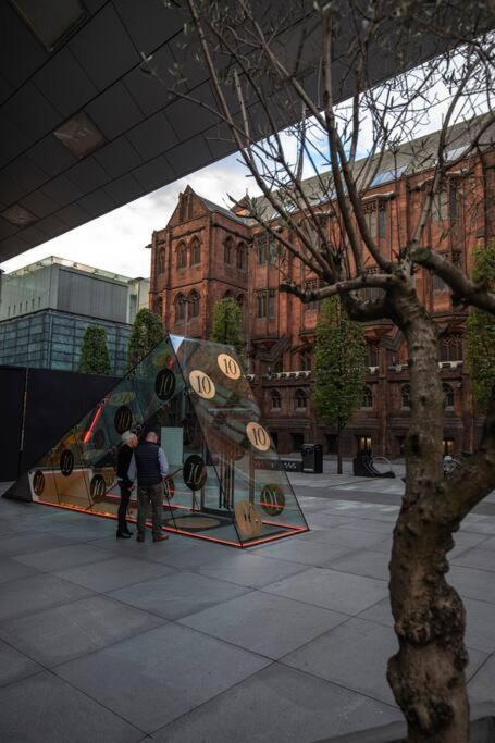 City Superhost: Luxury Deansgate Townhouse マンチェスター エクステリア 写真