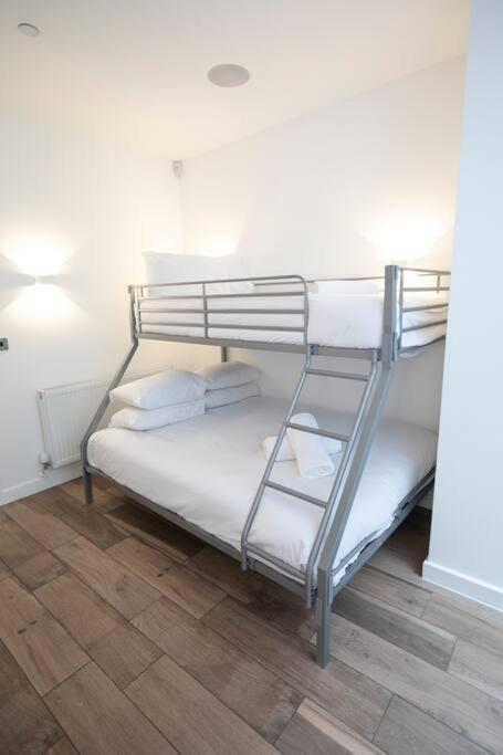 City Superhost: Luxury Deansgate Townhouse マンチェスター エクステリア 写真