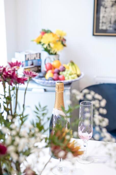 City Superhost: Luxury Deansgate Townhouse マンチェスター エクステリア 写真