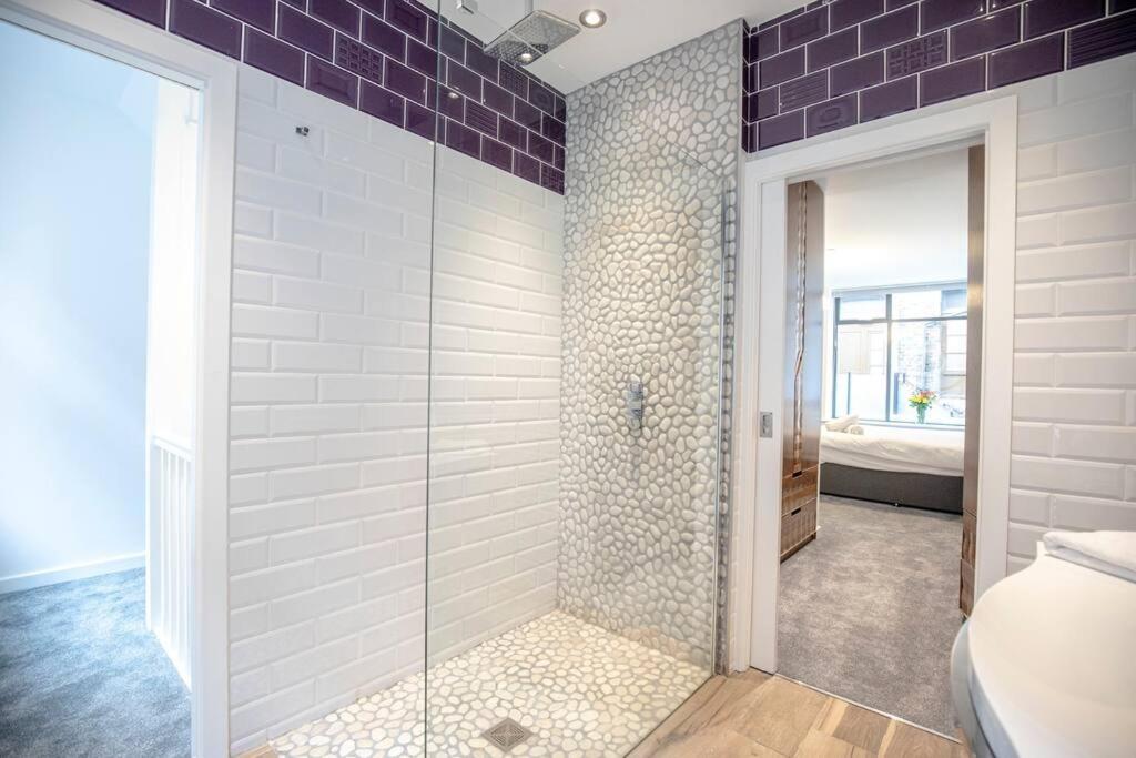City Superhost: Luxury Deansgate Townhouse マンチェスター エクステリア 写真