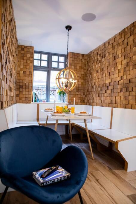 City Superhost: Luxury Deansgate Townhouse マンチェスター エクステリア 写真